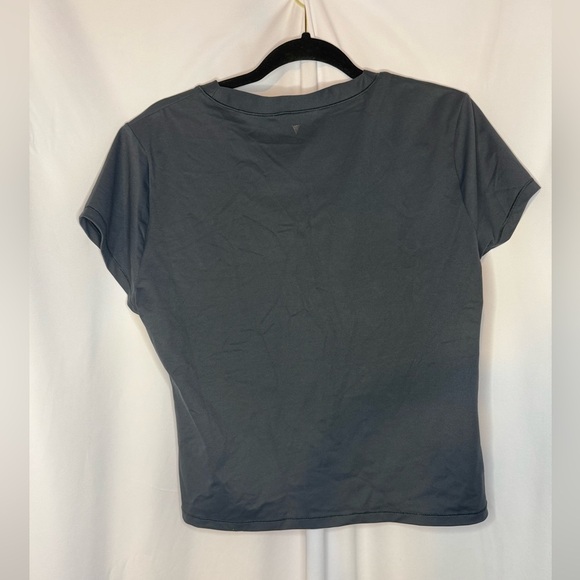 Women's Gray Victorias Secret On Point Cropped Short Sleeve Top Size XL - Picture 2 of 3